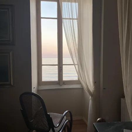 Casa D'artista Di Charme Bed & Breakfast Alassio