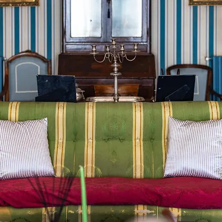 Casa D'artista Di Charme Bed & Breakfast *
