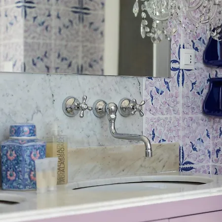ベッド・アンド・ブレックファスト Casa D'artista - In Residenza Di Charme アラッシオ