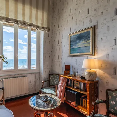 Casa D'artista Di Charme Bed & Breakfast Alassio